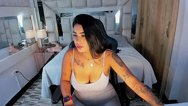 MaddyGray  online show from September 19, 2025, 7:07 pm