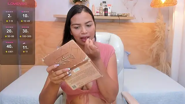 Snapshot of Artemisa08 chatting on February 18, 2026, 7:21 pm Artemisa08 online show from February 18, 2026, 7:21 pm