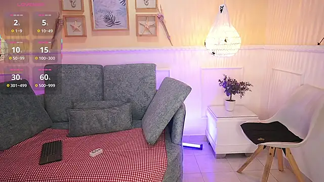 Snapshot of LoonaNyx chatting on October 13, 2025, 11:34 am LoonaNyx online show from October 13, 2025, 11:34 am