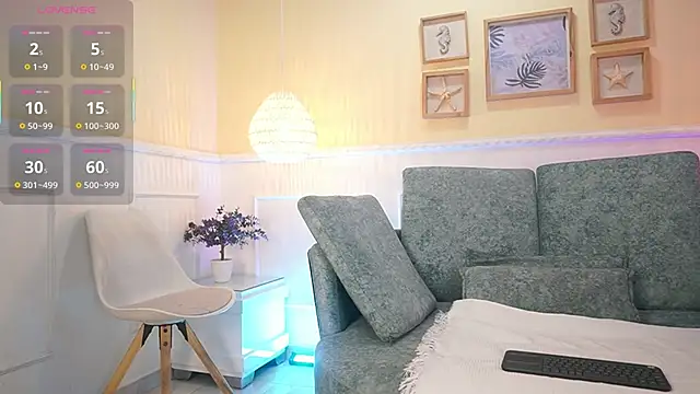 Snapshot of LoonaNyx chatting on October 2, 2025, 11:35 am LoonaNyx online show from October 2, 2025, 11:35 am