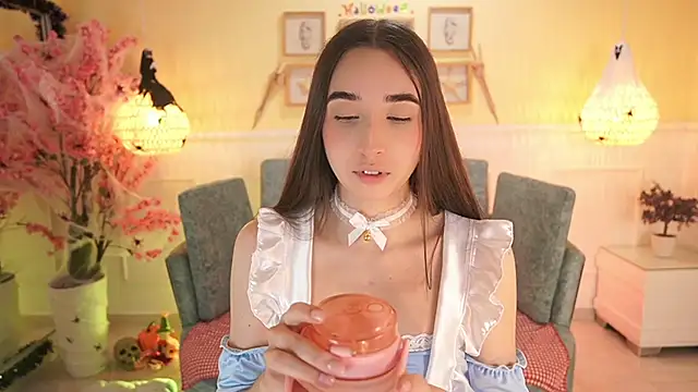 Snapshot of LoonaNyx chatting on October 31, 2025, 11:51 am LoonaNyx online show from October 31, 2025, 11:51 am