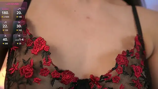 Snapshot of LoonaNyx chatting on September 12, 2025, 11:43 am LoonaNyx online show from September 12, 2025, 11:43 am