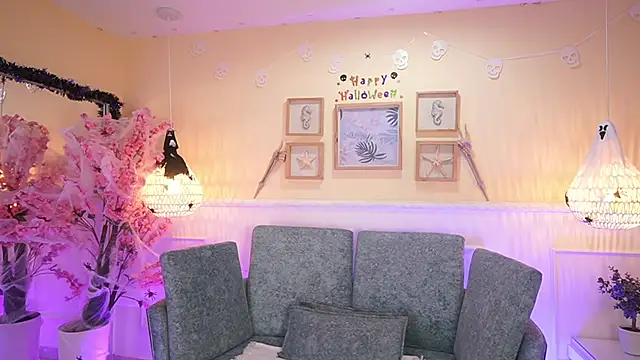 Snapshot of LoonaNyx chatting on October 17, 2025, 11:34 am LoonaNyx online show from October 17, 2025, 11:34 am