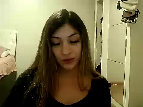 Snapshot of Becca_B chatting on April 29, 2026, 2:16 am Becca B online show from April 29, 2026, 2:16 am