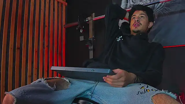 DimitriDeluxe online show from November 19, 2025, 7:58 pm