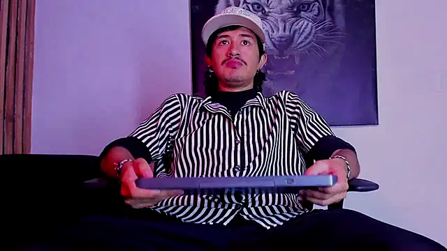 DimitriDeluxe online show from September 8, 2025, 7:02 pm