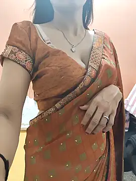 Shalu G online show from September 28, 2025, 5:42 pm