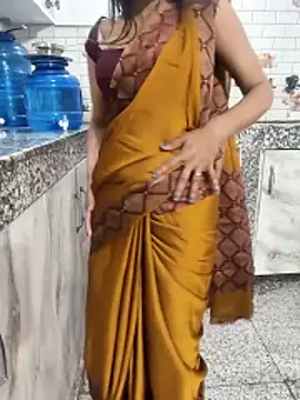 Shalu G online show from May 12, 2026, 4:13 pm
