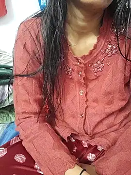 Shalu G online show from November 10, 2025, 5:07 pm