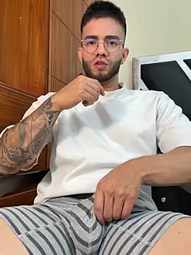 Snapshot of King_Draven3 chatting on August 1, 2026, 12:14 pm King Draven3 online show from August 1, 2026, 12:14 pm