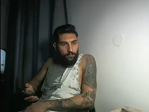 Alexgrc13 online show from October 8, 2025, 9:33 am