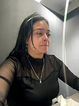 Snapshot of Emily_Rivers_ chatting on November 24, 2025, 1:11 pm Emily Rivers online show from November 24, 2025, 1:11 pm