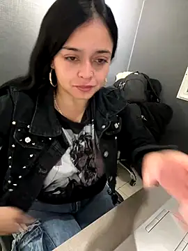 Snapshot of Emily_Rivers_ chatting on September 11, 2025, 12:38 pm Emily Rivers online show from September 11, 2025, 12:38 pm