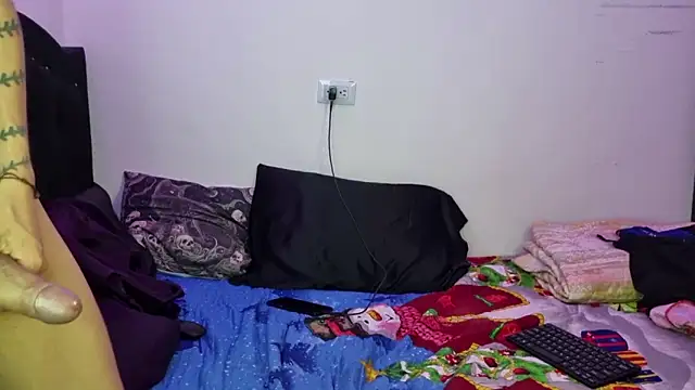 Lovers cave online show from December 19, 2025, 2:04 am