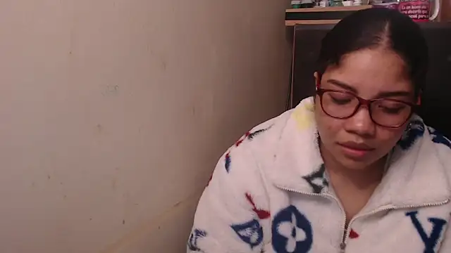 madelene online show from September 9, 2025, 12:54 am