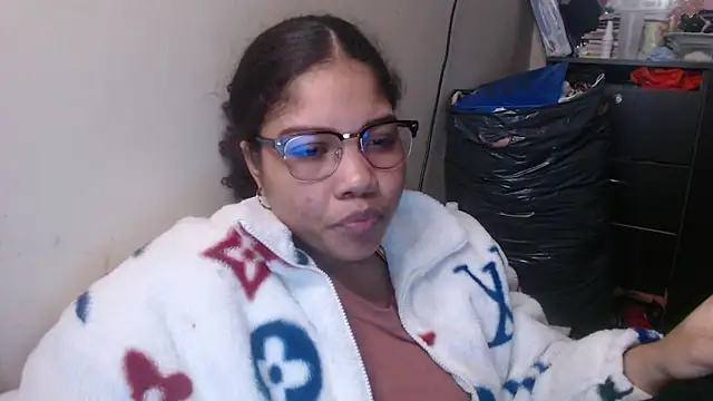 madelene online show from March 6, 2025, 10:04 pm