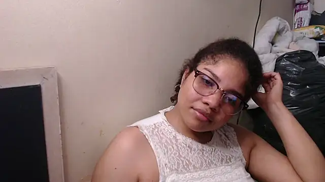 madelene online show from March 13, 2025, 4:38 am