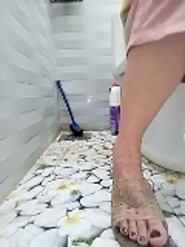 Lyanh13 online show from February 4, 2026, 11:11 pm