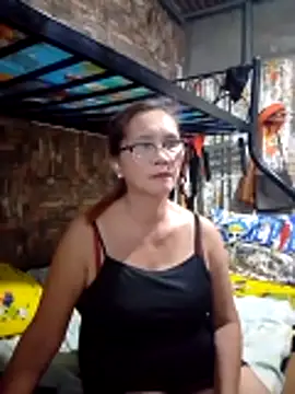 SexyHottMom online show from April 10, 2026, 9:49 am