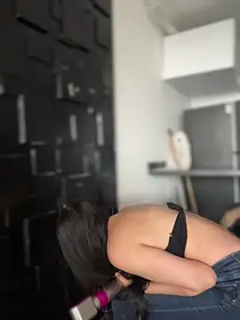 Linda LS online show from February 24, 2026, 7:59 pm