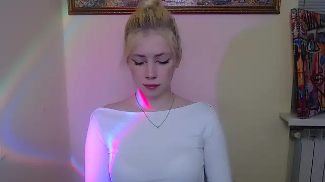 AliceHotty  online show from April 3, 2026, 7:15 am