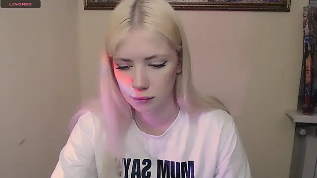 AliceHotty  online show from March 26, 2026, 8:34 am