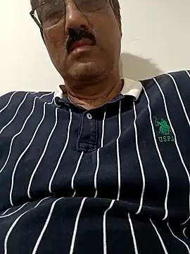 moonflower25 online show from November 12, 2025, 6:39 am