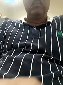 moonflower25 online show from November 8, 2025, 4:49 am