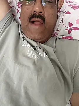 moonflower25 online show from February 17, 2026, 5:10 pm