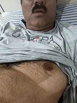 moonflower25 online show from November 16, 2025, 6:12 pm