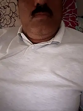 moonflower25 online show from October 8, 2025, 3:52 am