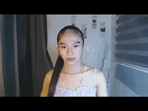 LauraSoHot online show from September 9, 2025, 11:52 am