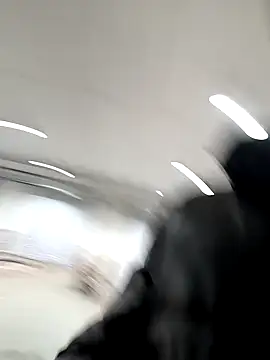 huanhuanaaaaa online show from March 5, 2026, 12:35 pm