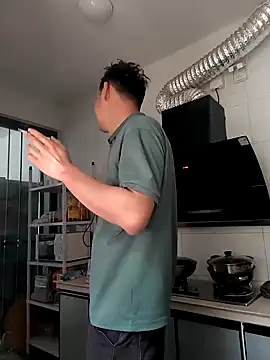 huanhuanaaaaa online show from April 9, 2026, 3:52 am