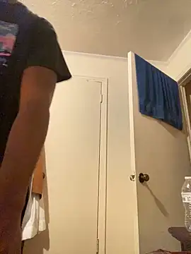 Snapshot of ThickDic28 chatting on October 20, 2025, 1:18 am ThickDic28 online show from October 20, 2025, 1:18 am