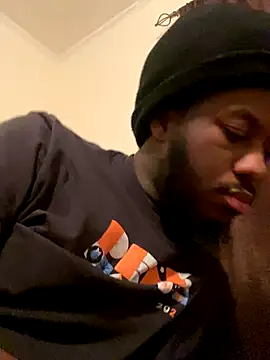 Snapshot of ThickDic28 chatting on October 4, 2025, 1:51 am ThickDic28 online show from October 4, 2025, 1:51 am