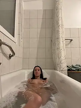 Emilia Mausi online show from April 3, 2026, 7:31 pm