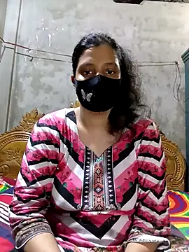 Rose-luckey online show from November 9, 2025, 7:29 pm