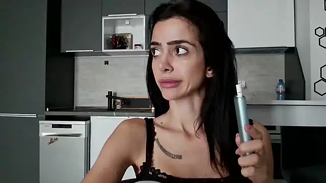 gglingeriee online show from October 4, 2025, 9:55 am