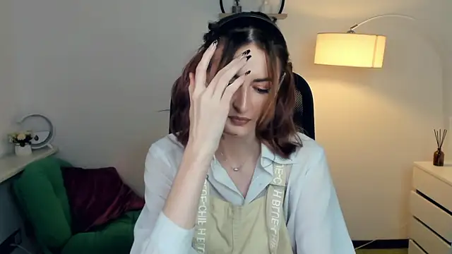 EasterBlink online show from November 25, 2025, 1:00 pm