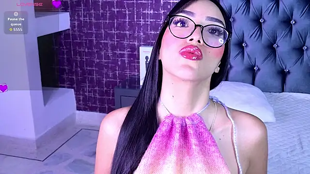 lissafeniix  online show from September 18, 2025, 10:18 am