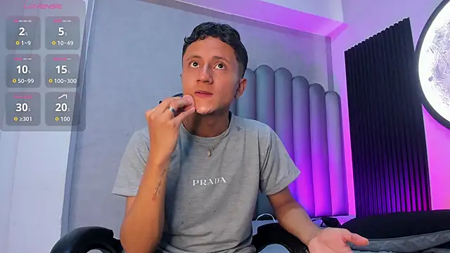  Leohot  online show from October 29, 2025, 3:49 am