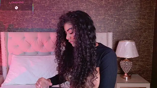 Carly Monroe  online show from November 15, 2025, 5:22 am