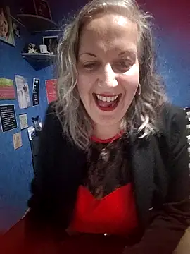 Feelineducentre online show from October 9, 2025, 7:25 pm