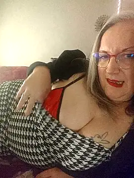 Feelineducentre online show from January 5, 2026, 8:45 pm