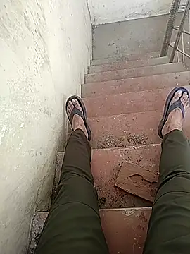 monty935 online show from December 14, 2025, 8:42 am