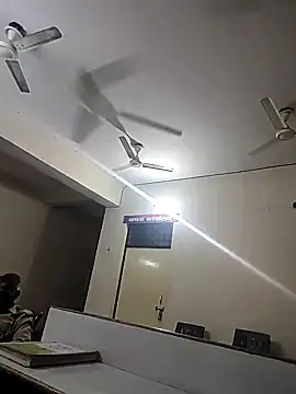 monty935 online show from October 4, 2025, 7:15 pm