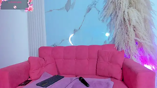 ivonyMiller online show from September 17, 2025, 8:44 pm