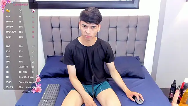 OnlyJos online show from October 1, 2025, 8:46 pm