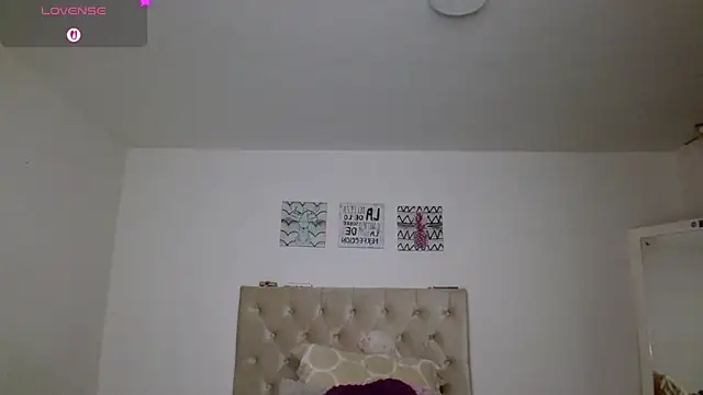 Snapshot of Ashley33_ chatting on November 22, 2025, 12:43 am Ashley33 online show from November 22, 2025, 12:43 am